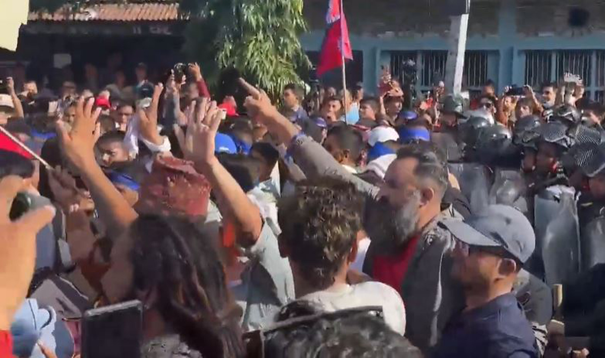 Police fire tear gas as RSP supporters demand release of Rabi Lamichhane