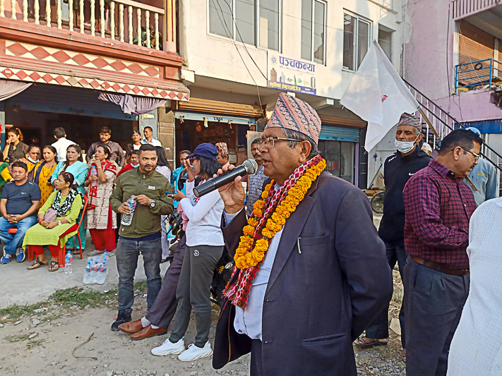 In Pics: Last minute election campaigns