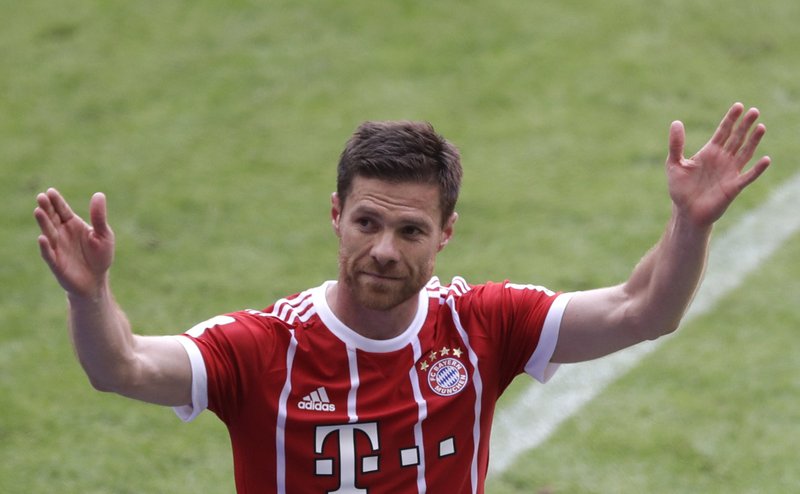 Xabi Alonso stays at Sociedad, ending talk of Gladbach move