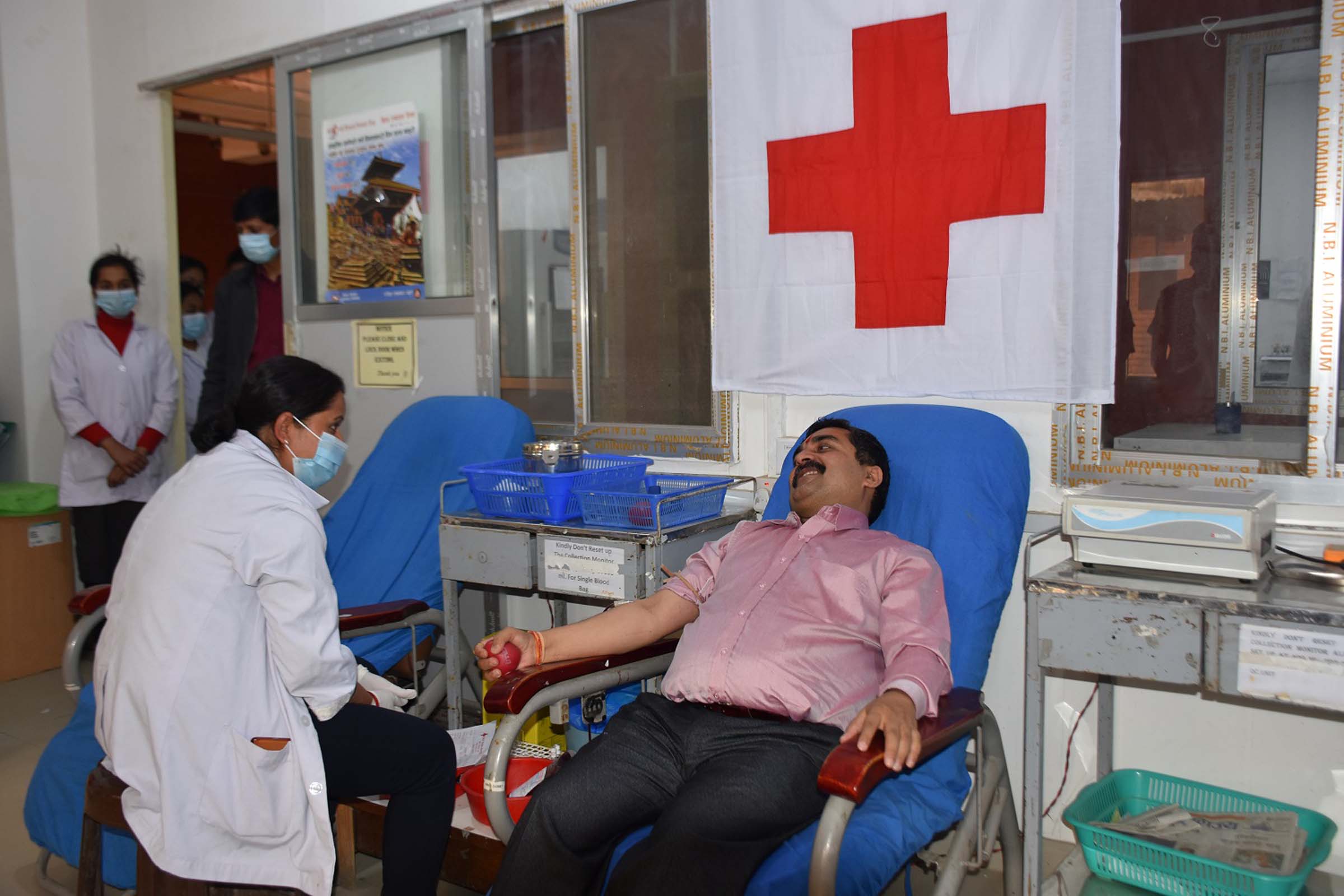 Province 2 Governor, Jha donates blood for 32nd time