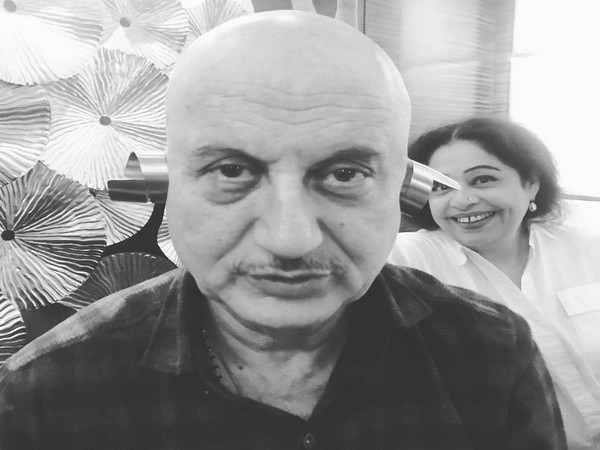 Anupam Kher, Kirron Kher celebrate 36th wedding anniversary