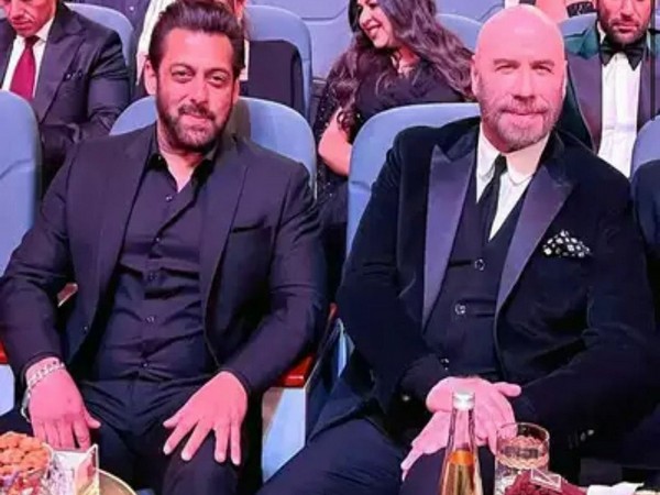 Salman Khan poses with ‘Pulp Fiction’ star John Travolta