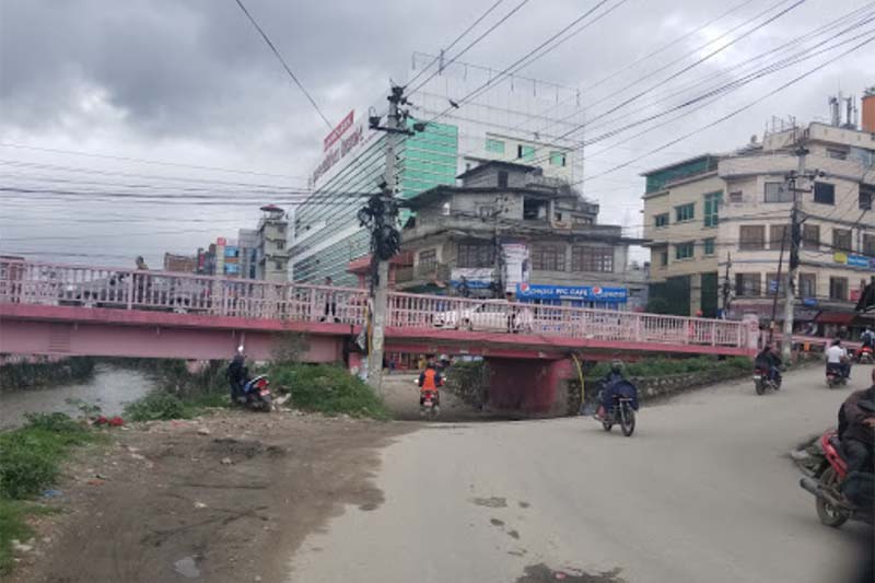 Locals repaired damaged bridge on their own