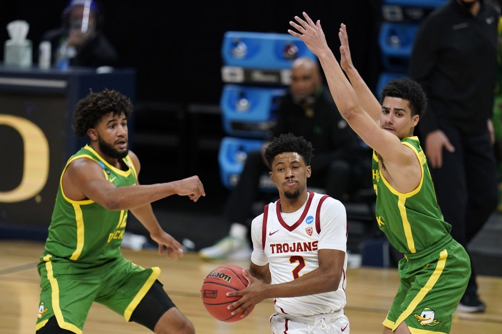 USC shuts down Oregon 82-68 to end 20-year Elite Eight wait