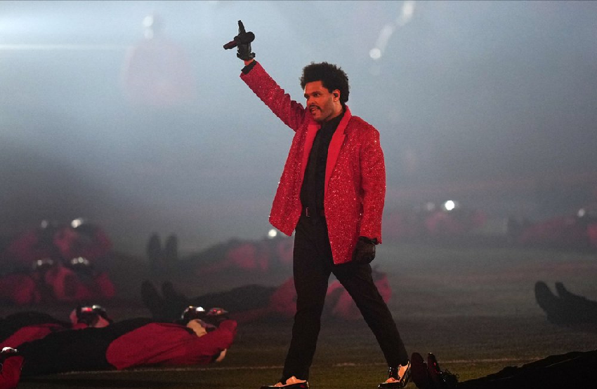 Review: Yawn, is it Monday yet? The Weeknd bores at halftime