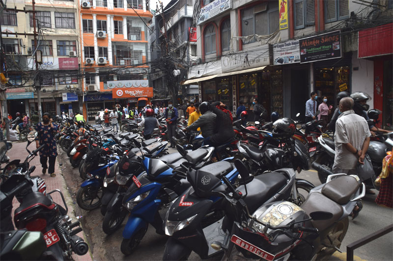 Traffic police seize 219 motorcycles without number plates