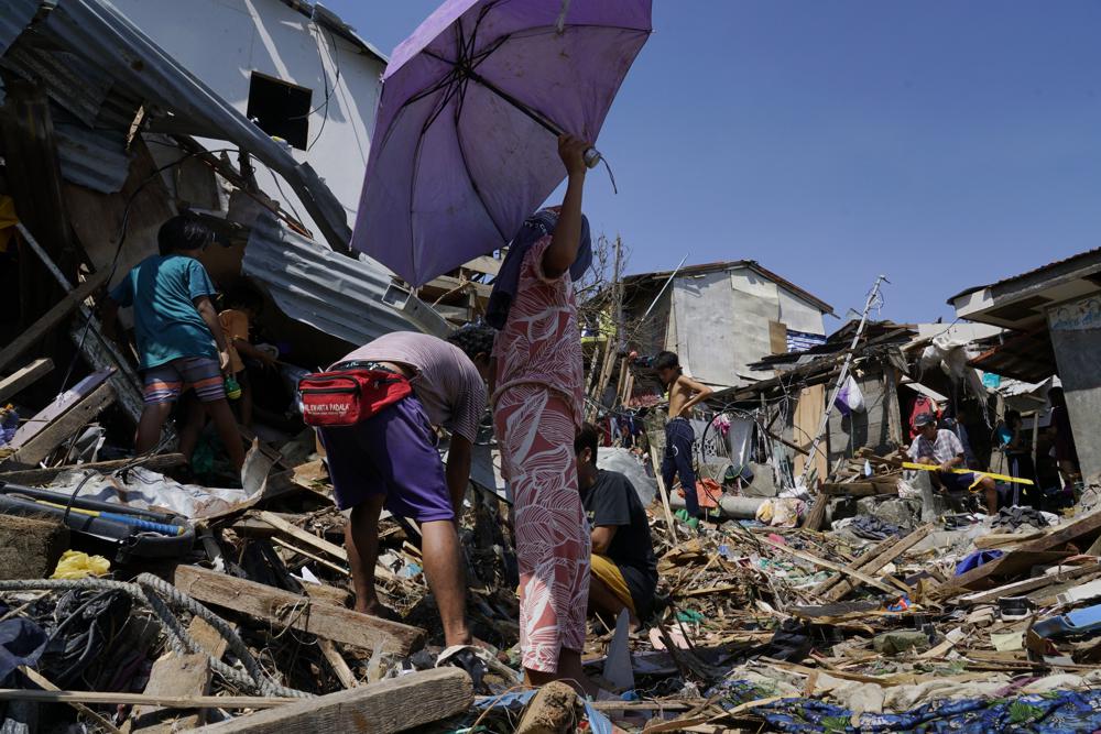 Philippines typhoon update: 375 dead, 56 missing