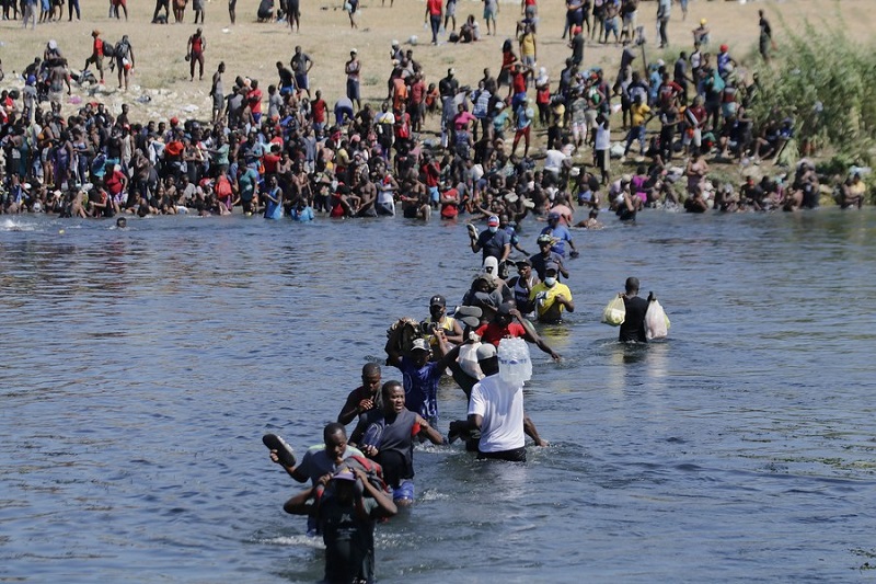 Camp of nearly 15,000 migrants in US Texas border town cleared out