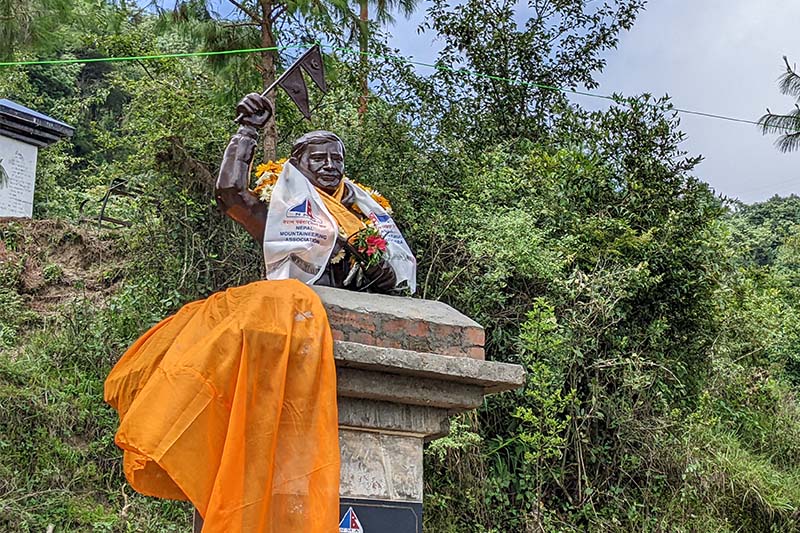 Statue of late Prakash Dahal unveiled