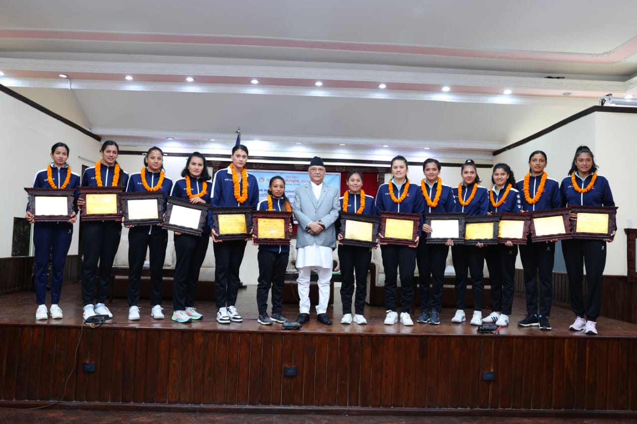 Government awards national women volleyball players, coaches