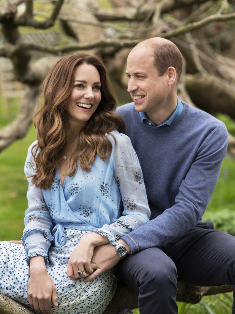 Prince William, Kate release photos to mark 10th anniversary