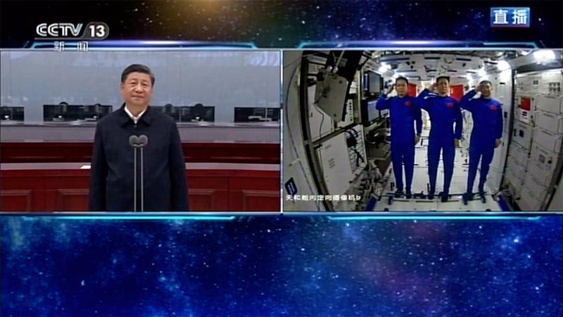 Xi congratulates Chinese astronauts aboard space station