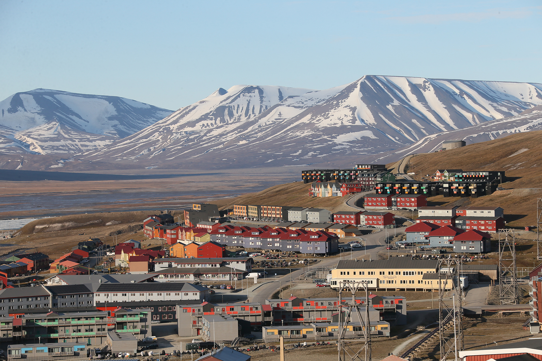 NORWAY-SVALBARD-MIDNIGHT-VIEW