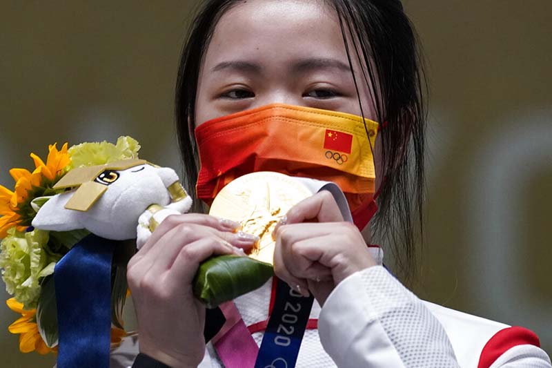 China’s Yang wins 1st gold in air rifle in Olympics