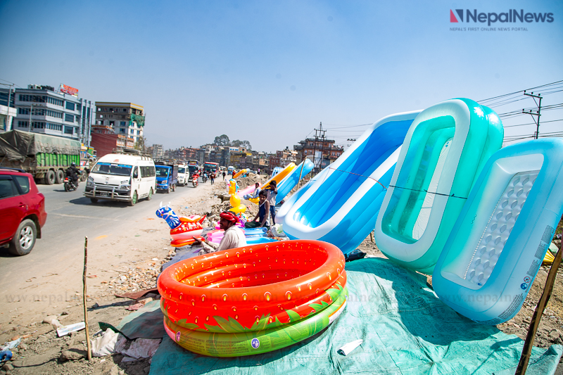 Water-tube being sold as Dog Days near