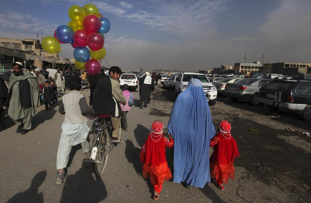 Afghans face hunger crisis amid Taliban challenges