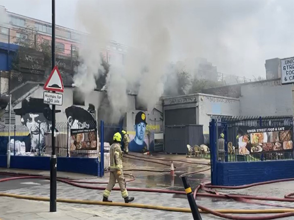 Fire breaks out under railway arches onUnion Street in London