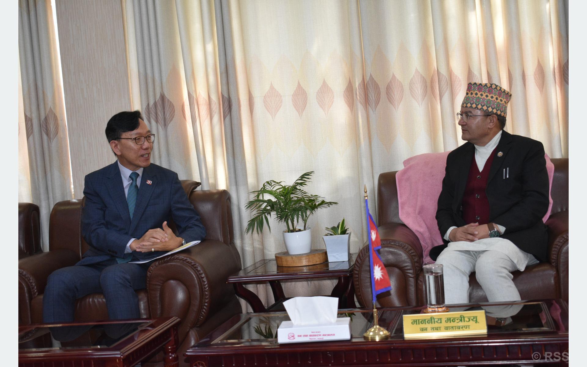 RoK envoy calls on Forest Minister