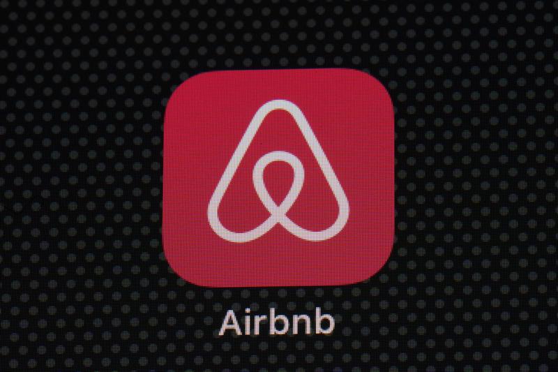 Airbnb reports 1Q loss of y $1.2 billion, revenue rises