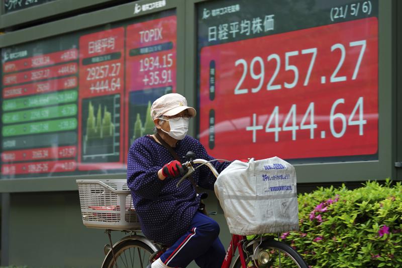 Asian stocks higher on hopes for pandemic recovery