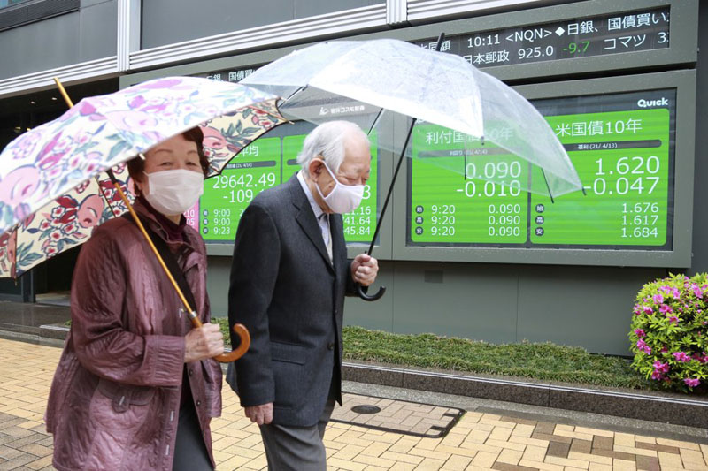 Asian stock markets advance after new Wall St high