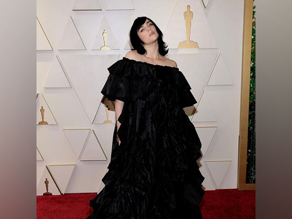 Billie Eilish delivers a magical performance at Oscars