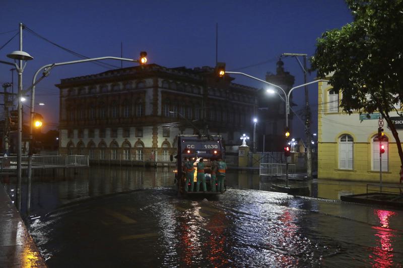 In Brazil’s Amazon, rivers rise to record levels