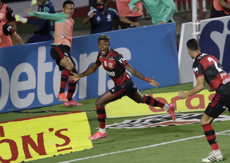 Flamengo defends Brazilian title despite defeat at Sao Paulo