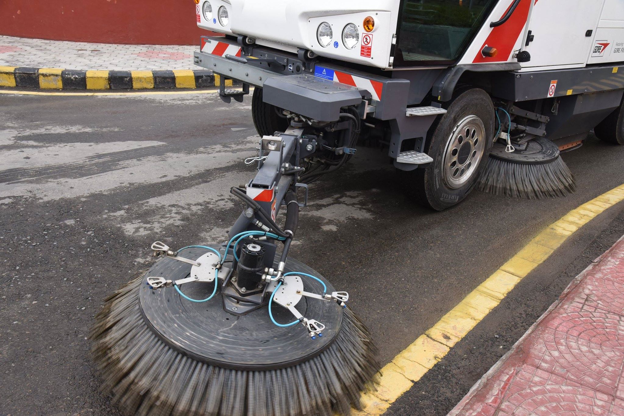 Brumer starts cleaning in Kathmandu