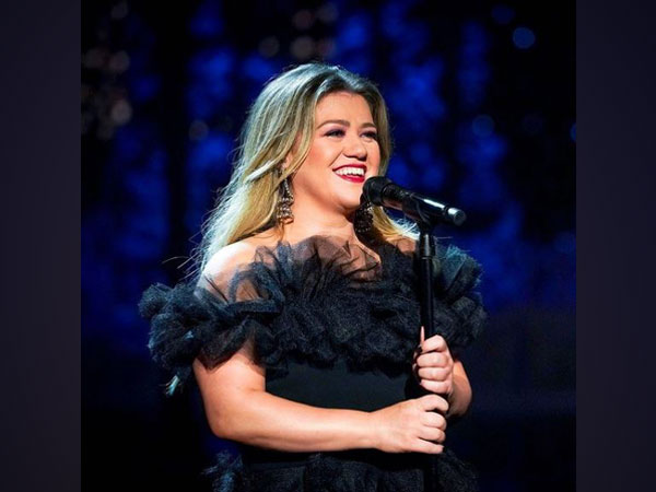 Kelly Clarkson legally changes her name