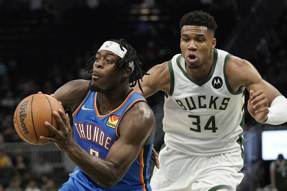 Antetokounmpo makes preseason debut in Bucks win