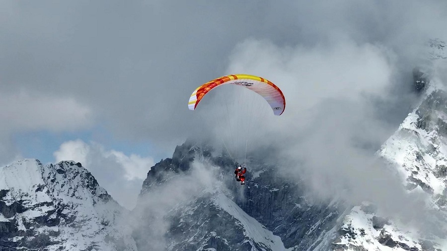 Chinese paraglider Sgengtao feted