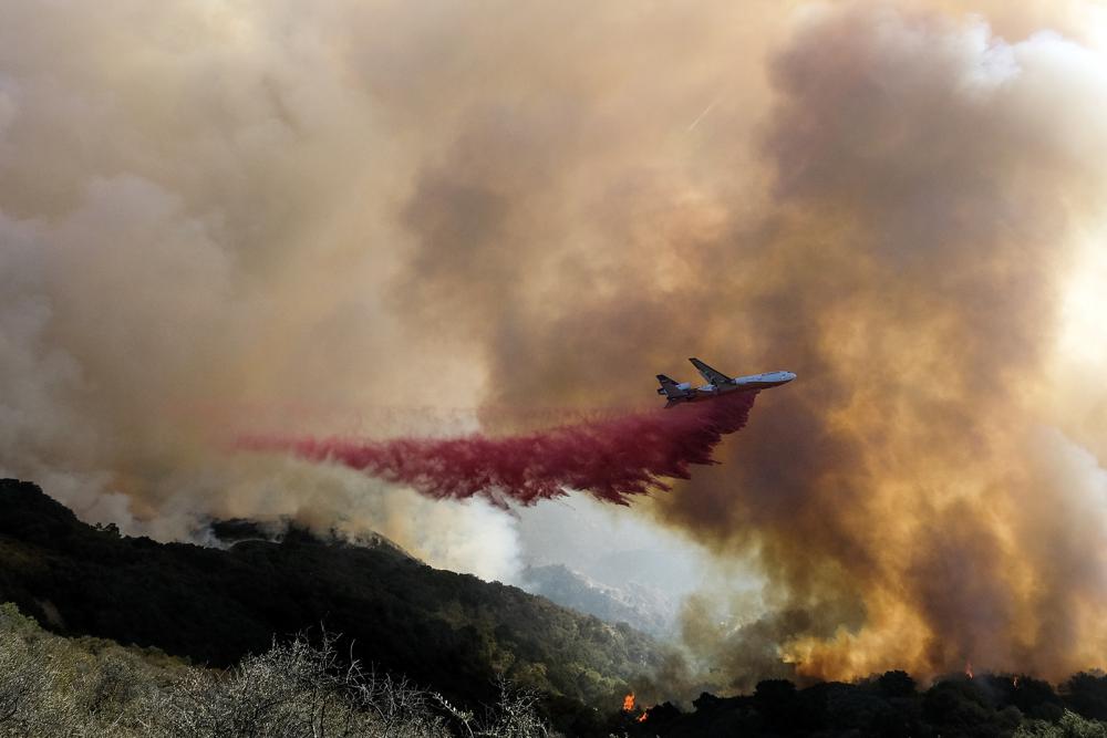 Fire crews make big gains against Southern California blaze