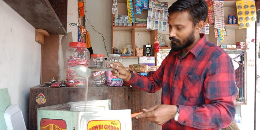 Computer engineer opens teashop, says, ‘No regret at all’