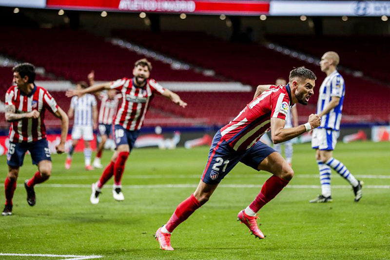 Atlético beats Sociedad, moves closer to Spanish title