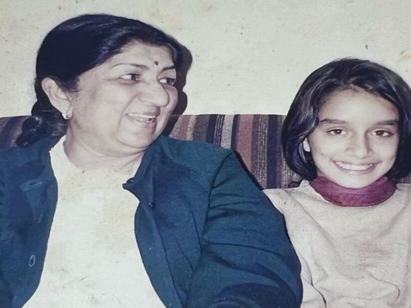 Shraddha Kapoor remembers Lata ‘Aaji’ with heartfelt note