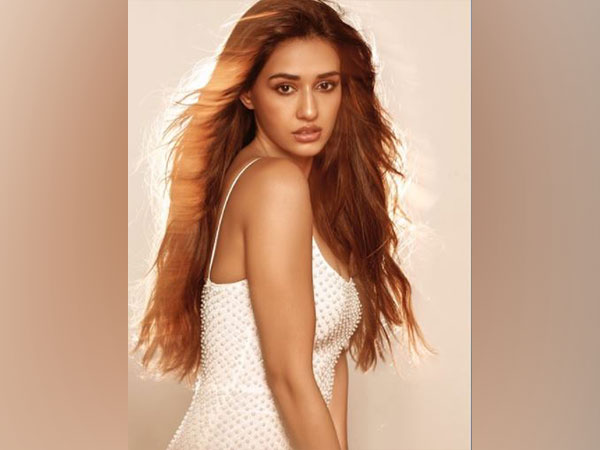 It’s confirmed! Disha Patani joins Big B