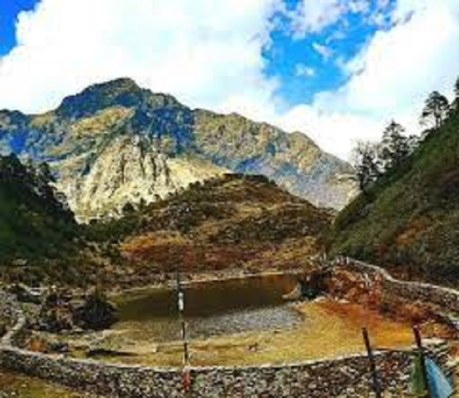 Exploring the natural beauty of Salpa Pokhari