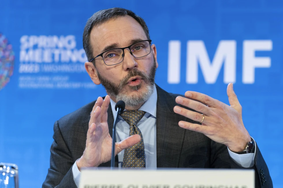 IMF global economic outlook sees slight growth