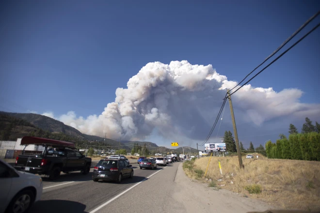 Wildfire nears capital of Canada’s Northwest