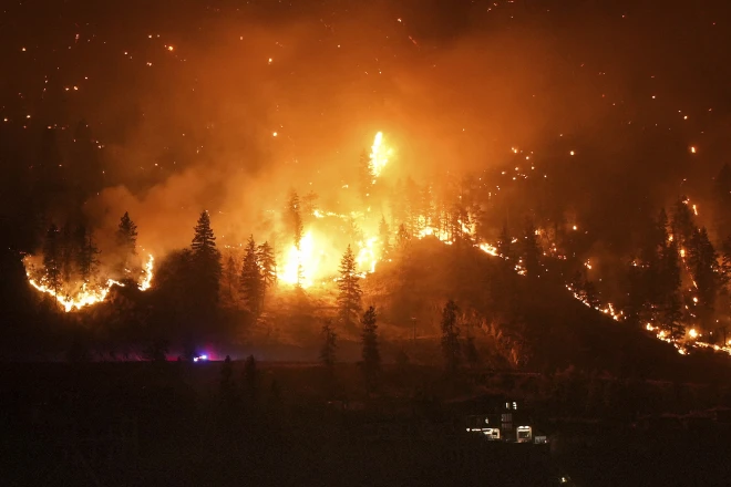 Wildfire turning capital of Canada into ghost town