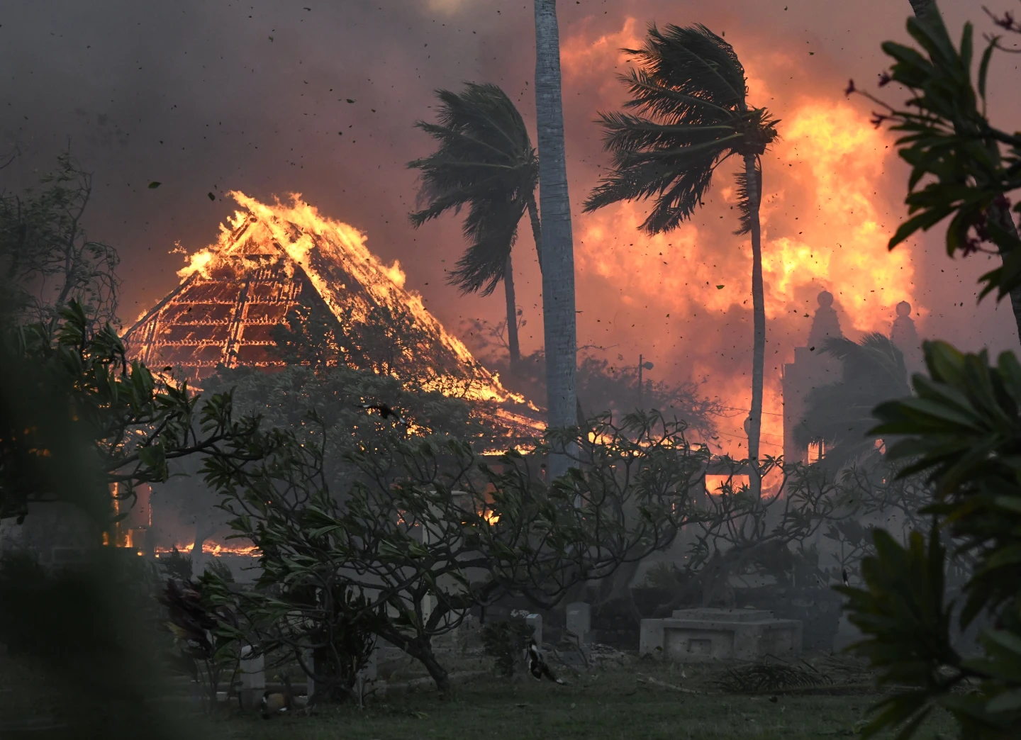 In deadly Maui fires, many had no warning and no way out