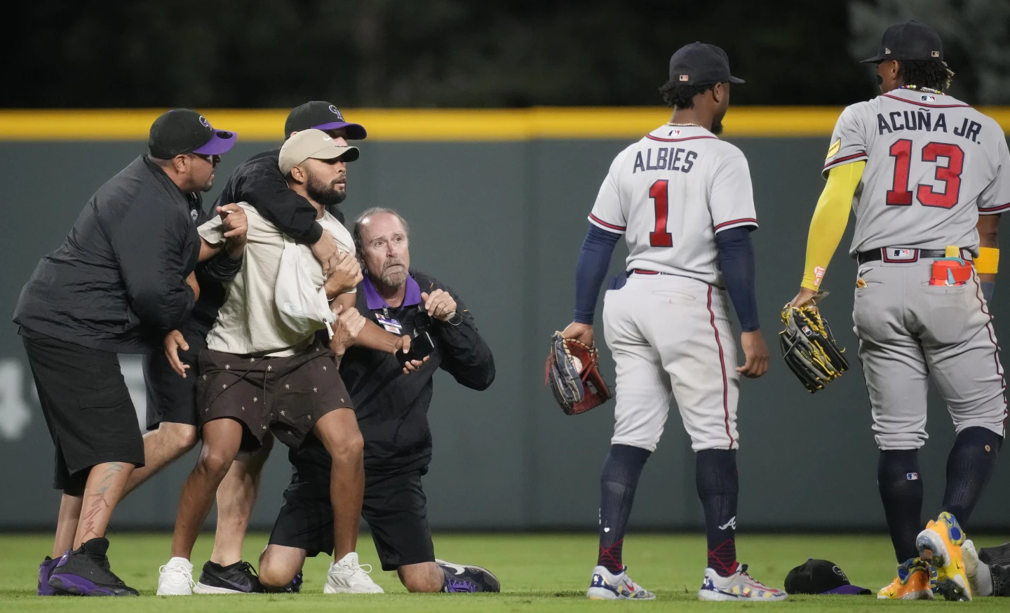 Acuña fends off fans, ties career highs with 4 hits