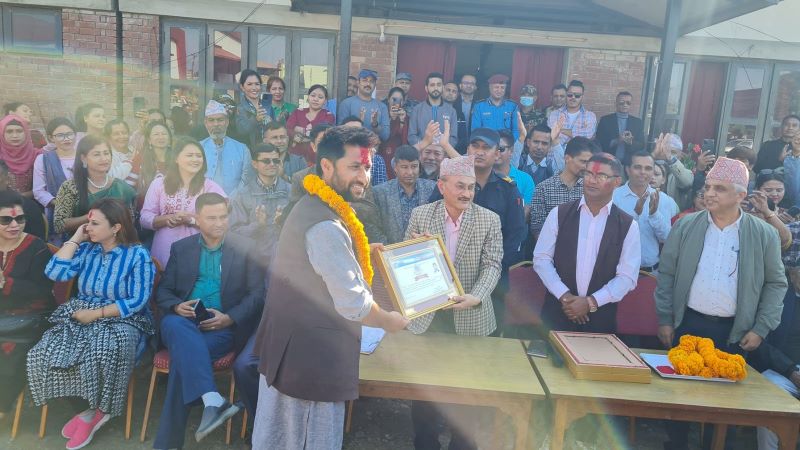 Rabi Lamichhane receives HoR certificate