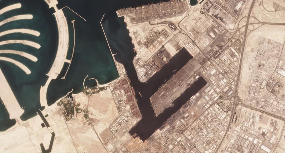 Fiery explosion erupts on ship at major global port in Dubai