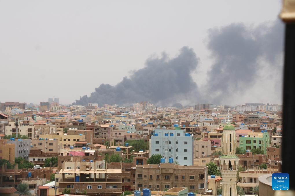 Massive explosion hits Sudanese capital