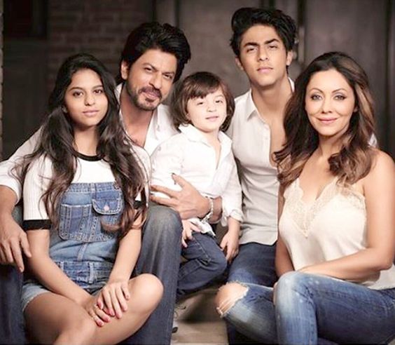 Pictures to prove SRK is a ‘Best Friend’ for his kids