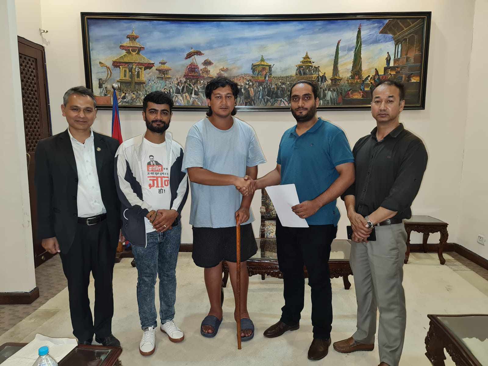 KMC and Activist Iih Ink Deal to Support Street Vendors