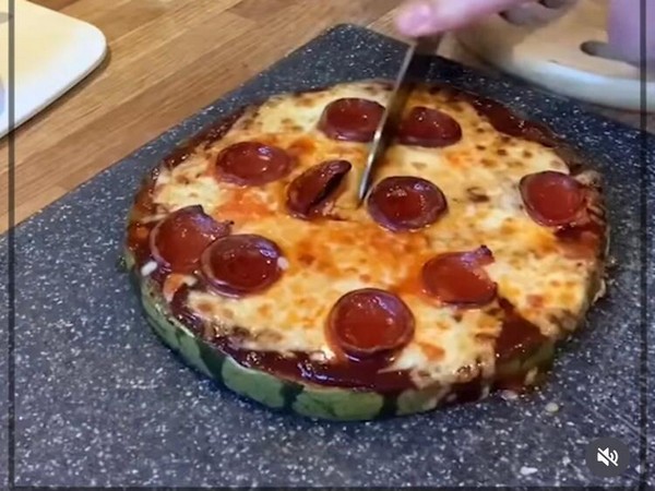 Viral Video: New pizza with watermelon topping