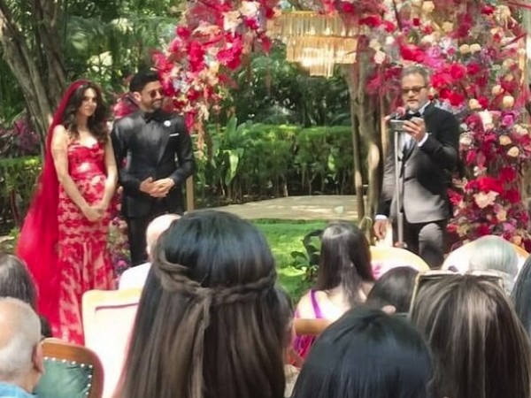 Farhan Akhtar, Shibani Dandekar make a perfect pair in a dreamy wedding